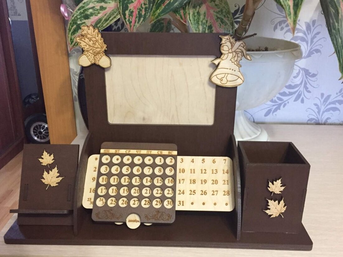 Σετ των 2 Intra απο ξύλο plywood 3mm-4mm πάχος – Οργανωτής γραφείου με κορνίζα φωτογραφιών διαρκούς ημερολογίου και ξύλο θήκης κινητού 15x20 cm INTRAVECTRY-MY558501