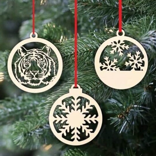 Σετ των 3 Intra απο ξύλο plywood 3mm-4mm πάχος – Νιφάδα χιονιού και τίγρη στο ξύλο στολιδιών χριστουγεννιάτικων σφαιρών 35x40 cm INTRAVECTRY-MY548645