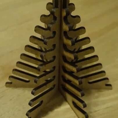 Σετ των 2 Intra απο ξύλο plywood 3mm-4mm πάχος – Μίνι ξύλο DXF Χριστουγεννιάτικο Δέντρο Έξι Όψεων 30x35 cm INTRAVECTRY-MY555622