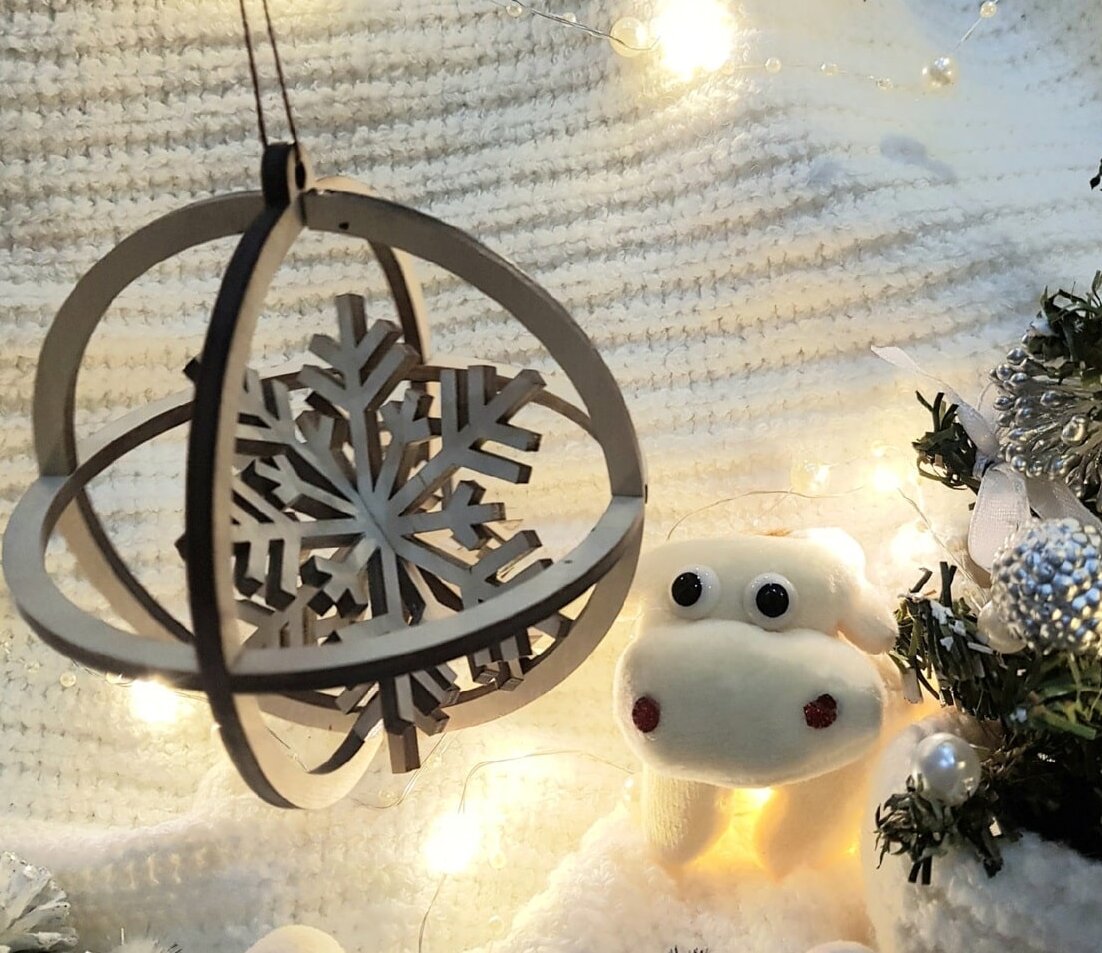 Σετ των 3 Intra απο ξύλο plywood 3mm-4mm πάχος – Χριστουγεννιάτικο Διακοσμητικό ξύλο με μπάλα χιονιού 35x40 cm INTRAVECTRY-MY549729