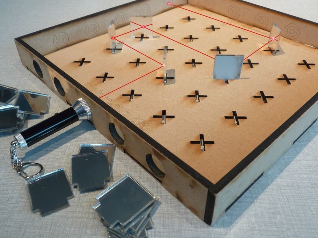 Σετ των 2 Intra απο ξύλο plywood 3mm-4mm πάχος – ξύλο επιτραπέζιου παιχνιδιού Light Rays Mirror 40x40 cm INTRAVECTRY-MY554308