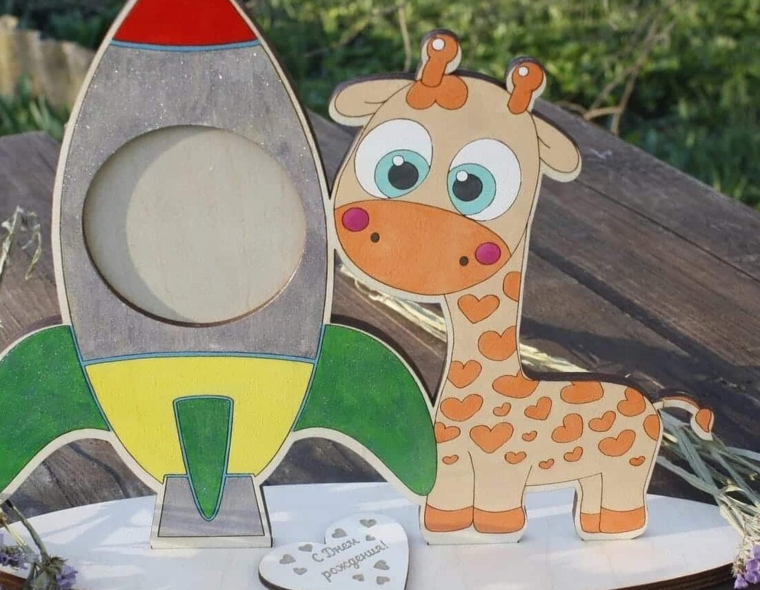 Σετ των 2 Intra απο ξύλο plywood 3mm-4mm πάχος – ξύλο χαριτωμένη καμηλοπάρδαλη με κορνίζα πυραύλων για παιδικό δωμάτιο 50x60 cm INTRAVECTRY-MY558614