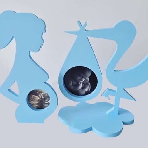 Σετ των 2 Intra απο ξύλο plywood 3mm-4mm πάχος – Διακοσμητικό ξύλο κορνίζας έγκυος γυναίκας και πελαργός 40x40 cm INTRAVECTRY-MY558617