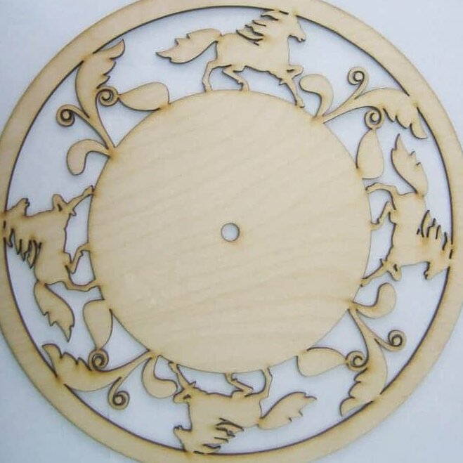 Intra απο ξύλο plywood 3mm-4mm πάχος – Ξύλινο ξύλο Four Running Horses Σχεδιασμός στρογγυλού ρολογιού τοίχου 40x40 cm INTRAVECTRY-MY561091
