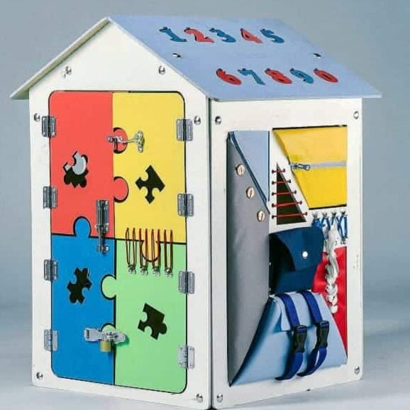 Intra απο ξύλο plywood 3mm-4mm πάχος – ξύλο αισθητηριακής δραστηριότητας Busy Board House 45x50 cm INTRAVECTRY-MY555825