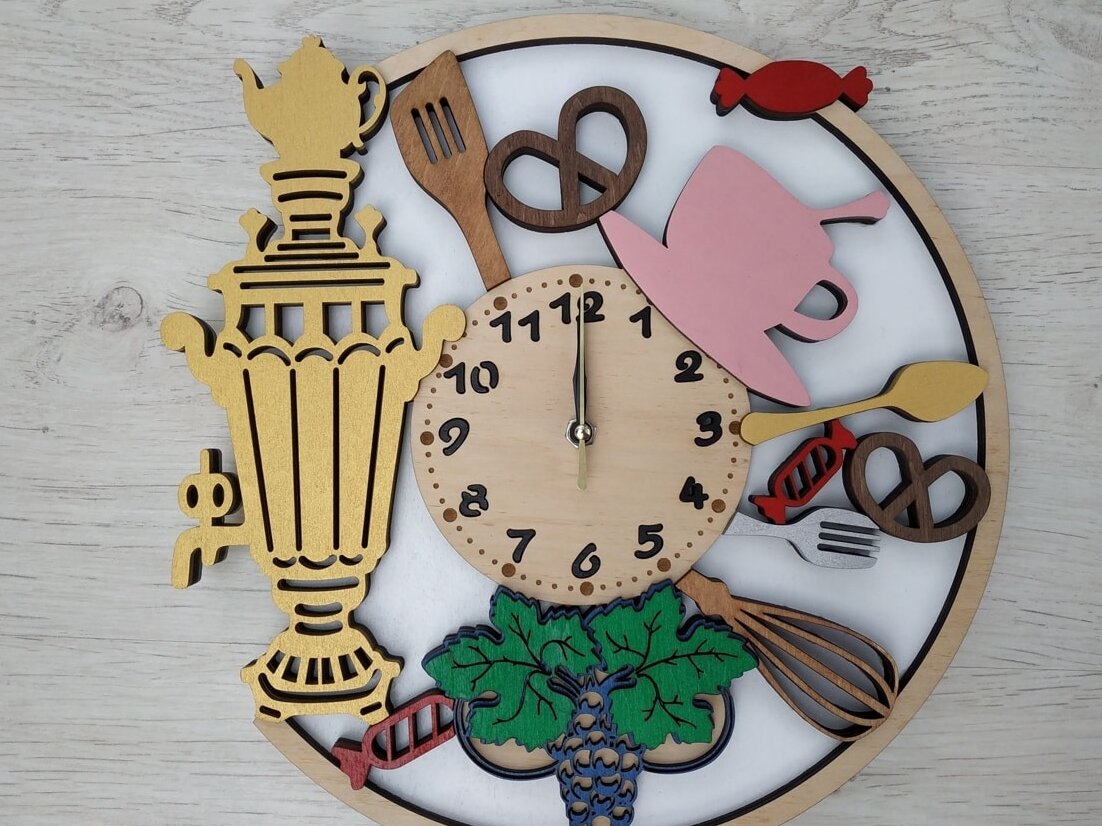 Intra απο ξύλο plywood 3mm-4mm πάχος – ξύλο Ξύλινο Ρολόι Τοίχου Μαγειρικά Σκεύη 25x30 cm INTRAVECTRY-MY561180