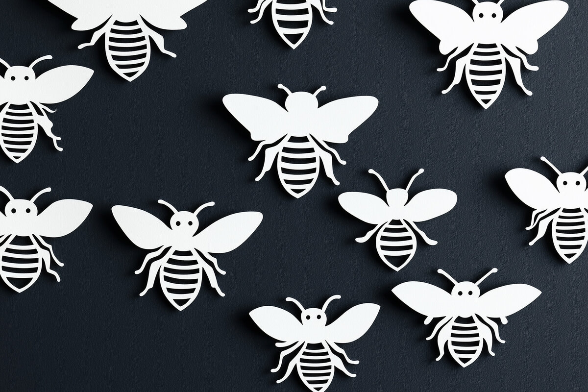 Σετ των 2 Intra απο ξύλο plywood 3mm-4mm πάχος – Paper Cut Bee Δίασταση  20x20 cm INTRAFABR-107608561