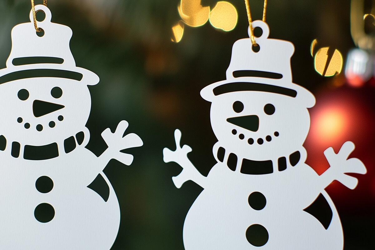 Σετ των 2 Intra απο ξύλο plywood 3mm-4mm πάχος – Χαρτοκόψιμο Χριστουγεννιάτικο Χιονάνθρωπο Δίασταση  20x20 cm INTRAFABR-105181800