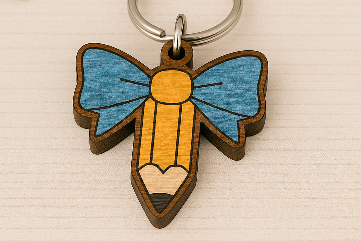 Σετ των 3 Intra απο ξύλο plywood 3mm-4mm πάχος – Μολύβι με μπρελόκ με φιόγκο Δίασταση  5x5 cm INTRAFABR-120897270