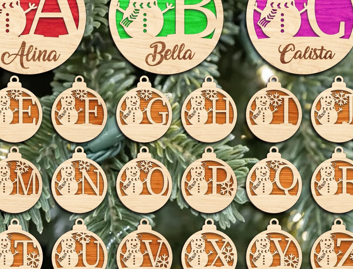 Σετ των 2 Intra απο ξύλο plywood 3mm-4mm πάχος – Εξατομικευμένο στολίδι με χριστουγεννιάτικες μπάλες Δίασταση  20x20 cm INTRAFABR-110857026