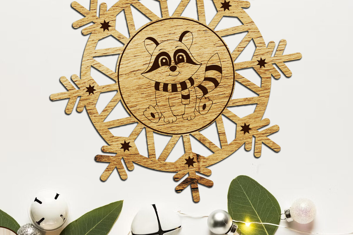 Σετ των 2 Intra απο ξύλο plywood 3mm-4mm πάχος – Στολίδι για χριστουγεννιάτικο δέντρο με ρακούν Δίασταση  20x20 cm INTRAFABR-108814554