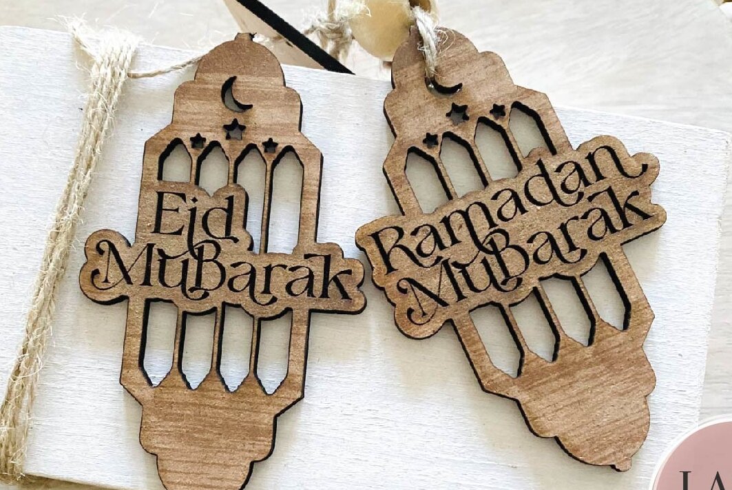 Σετ των 2 Intra απο ξύλο plywood 3mm-4mm πάχος – Ετικέτες δώρων για το Ραμαζάνι και το ESvg Δίασταση  20x20 cm INTRAFABR-73141224