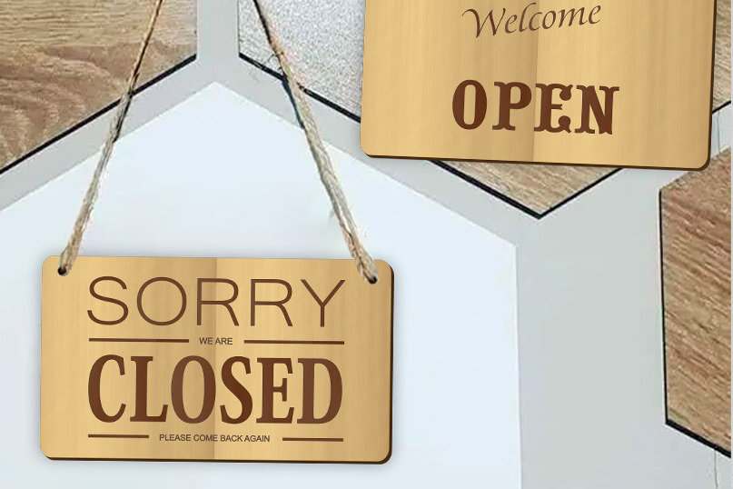 Σετ των 2 Intra απο ξύλο plywood 3mm-4mm πάχος – Αναστρέψιμη πινακίδα ανοιχτής/κλειστής πόρτας Δίασταση  20x20 cm INTRAFABR-118281226