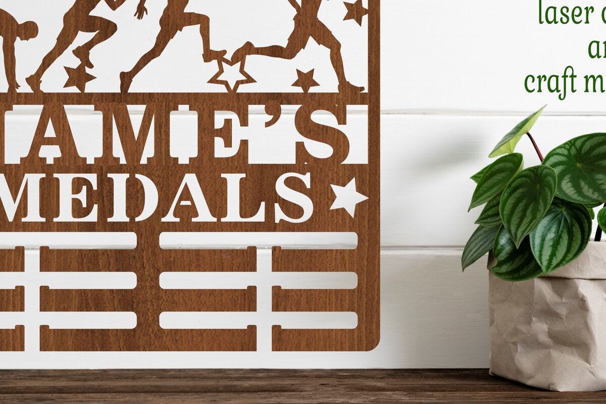 Σετ των 2 Intra απο ξύλο plywood 3mm-4mm πάχος – Δρομέας Ανδρικό Όνομα Κάτοχου Μεταλλίου Laser Δίασταση  20x20 cm INTRAFABR-73715784