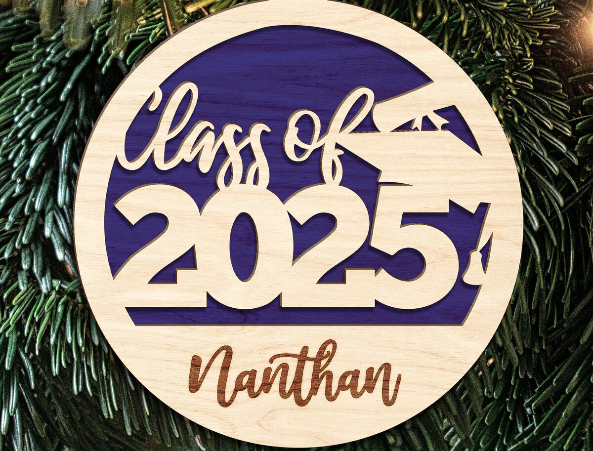 Σετ των 2 Intra απο ξύλο plywood 3mm-4mm πάχος – Senior Class of 2025 Ornament Δίασταση  20x20 cm INTRAFABR-123189541