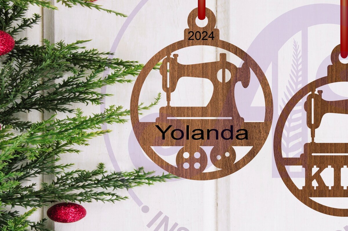 Σετ των 2 Intra απο ξύλο plywood 3mm-4mm πάχος – Ραπτομηχανή Χριστουγεννιάτικο Στολίδι Δίασταση  20x20 cm INTRAFABR-108804432