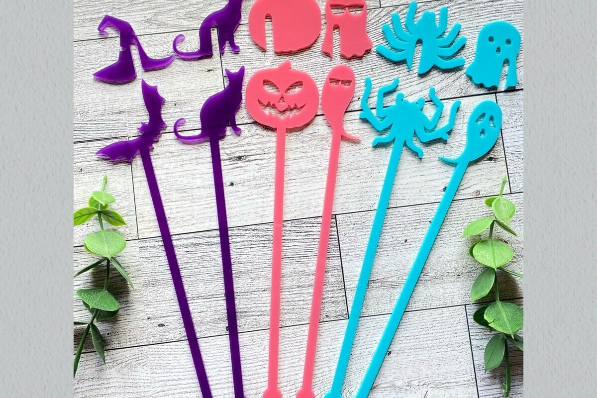 Σετ των 2 Intra απο ξύλο plywood 3mm-4mm πάχος – Spooky Drink Stir Sticks and Markers Δίασταση  20x20 cm INTRAFABR-40024530