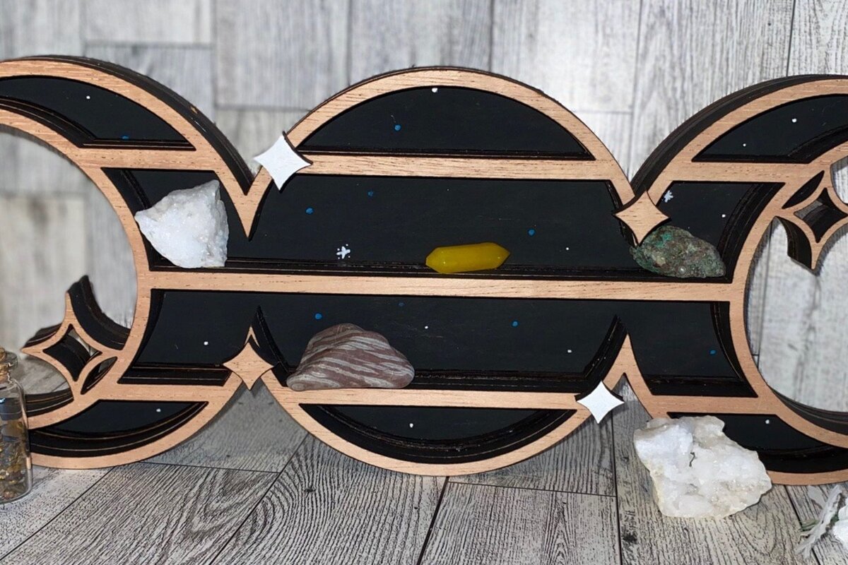 Σετ των 2 Intra απο ξύλο plywood 3mm-4mm πάχος – Λέιζερ κρυστάλλινων ραφιών Triple Goddess Moon Δίασταση  20x20 cm INTRAFABR-35110535