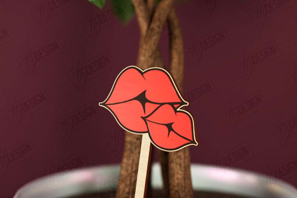 Σετ των 2 Intra απο ξύλο plywood 3mm-4mm πάχος – Φυτό Πάσσαλο για την Ημέρα του Αγίου Βαλεντίνου |Σχήμα καρδιάς Δίασταση  20x20 cm INTRAFABR-112620679