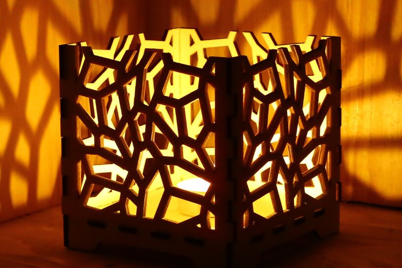 Σετ των 2 Intra απο ξύλο plywood 3mm-4mm πάχος – Κηροπήγα Voronoi Δίασταση  20x20 cm INTRAFABR-108403028