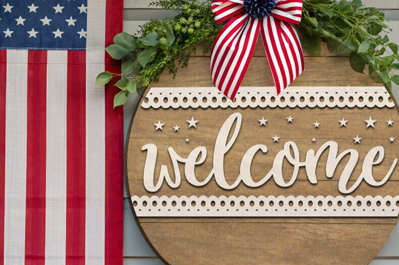 Σετ των 2 Intra απο ξύλο plywood 3mm-4mm πάχος – Καλώς ήρθατε στις 4 Ιουλίου Door Δίασταση  20x20 cm INTRAFABR-117243891