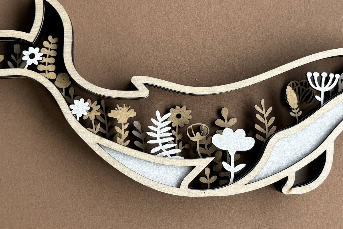 Σετ των 2 Intra απο ξύλο plywood 3mm-4mm πάχος – Floral διακοσμημένο πρότυπο φαλαινών Δίασταση  20x20 cm INTRAFABR-104846491