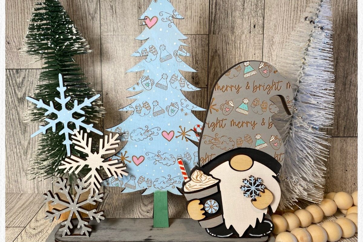 Σετ των 2 Intra απο ξύλο plywood 3mm-4mm πάχος – Winter Gnome Shelf Sitter Laser Δίασταση  20x20 cm INTRAFABR-44637719