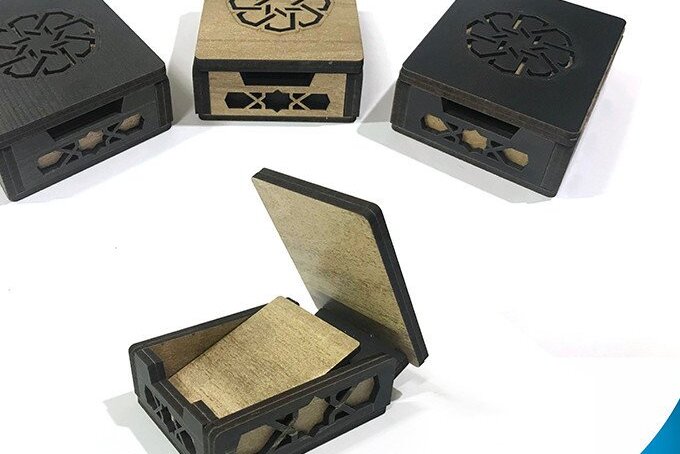 Σετ των 2 Intra απο ξύλο plywood 3mm-4mm πάχος – Ξύλινο κουτί με μηχανισμό κοπής με λέιζερ Δίασταση  20x20 cm INTRAFABR-35374517