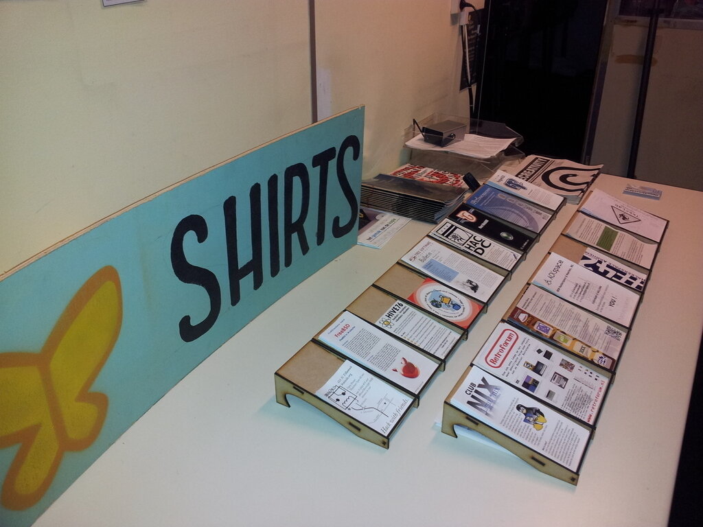 Intra απο ξύλο plywood 3mm-4mm πάχος - Modular Folder Flyer Rack Δίασταση 30x30 cm Intraeaxys-075yg83o