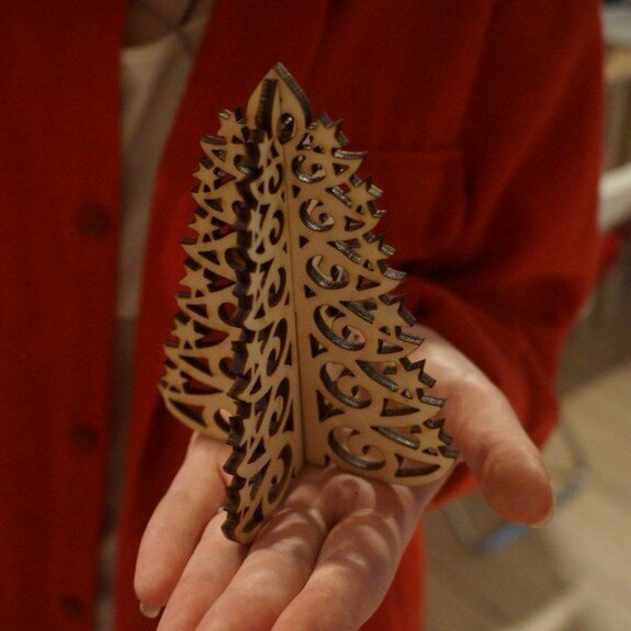 Intra απο ξύλο plywood 3mm-4mm πάχος - Διακόσμηση Χριστουγεννιάτικου Δέντρου Πρωτοχρονιάς Δίασταση 30x30 cm Intraeaxys-51rr3zm1