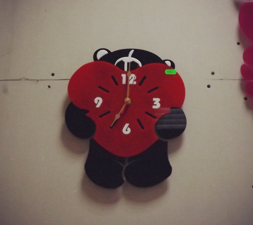 Intra απο ξύλο plywood 3mm-4mm πάχος - Διακόσμηση Ρολόι τοίχου Teddy Bear Δίασταση 30x30 cm Intraeaxys-voq2xdjo