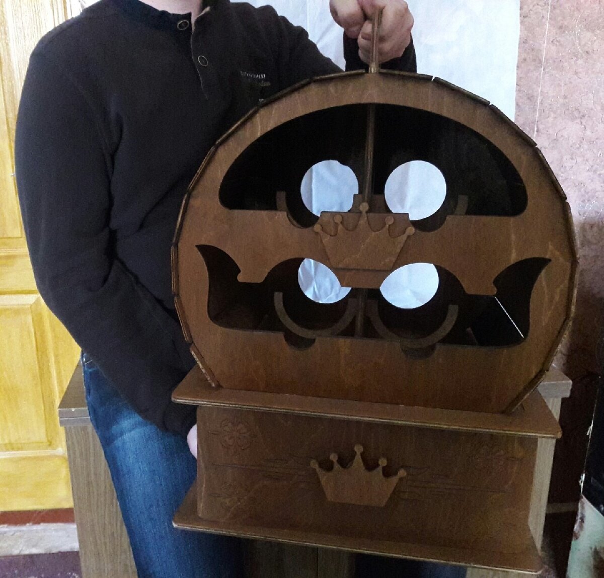 Intra απο ξύλο plywood 3mm-4mm πάχος - Μπάρα βαρελιού Crown Δίασταση 30x30 cm Intraeaxys-r7vm2gk7