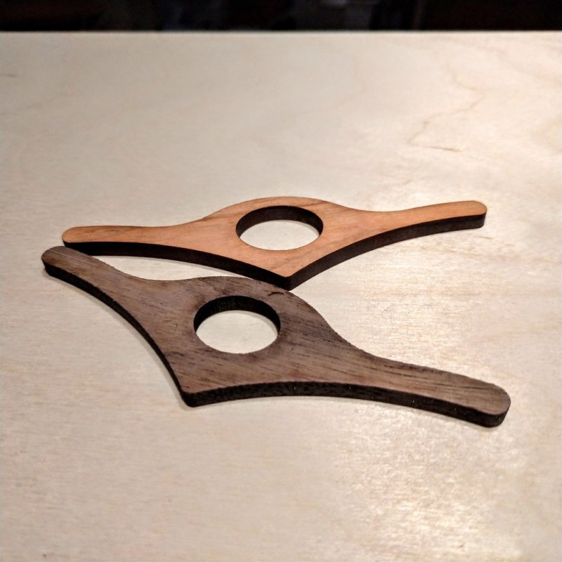 Intra απο ξύλο plywood 3mm-4mm πάχος - Βιβλιοθήκη με ένα χέρι Δίασταση 30x30 cm Intraeaxys-67wz9587