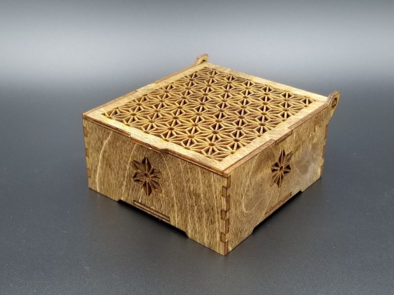 Intra απο ξύλο plywood 3mm-4mm πάχος - Ξύλινο διακοσμητικό κουτί Δίασταση 30x30 cm Intraeaxys-voqdl361