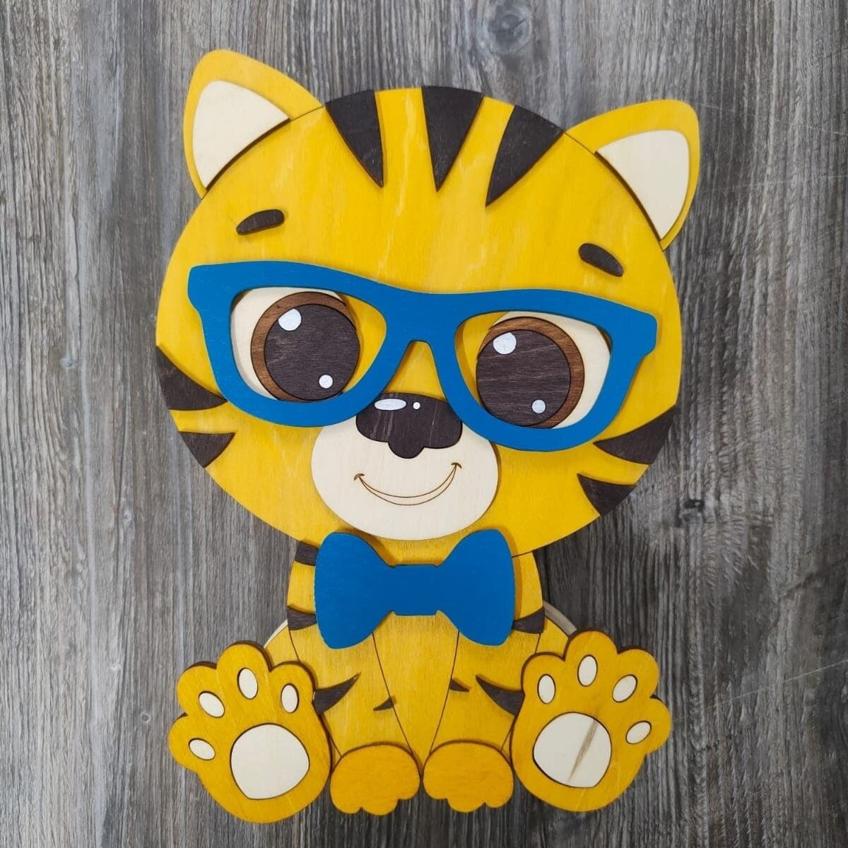 Intra απο ξύλο plywood 3mm-4mm πάχος - Κουτί δώρου Tiger Cub Δίασταση 30x30 cm Intraeaxys-lopqkdz7