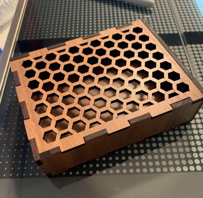 Intra απο ξύλο plywood 3mm-4mm πάχος - Δωροθήκη 4mm Δίασταση 30x30 cm Intraeaxys-lopqzy57