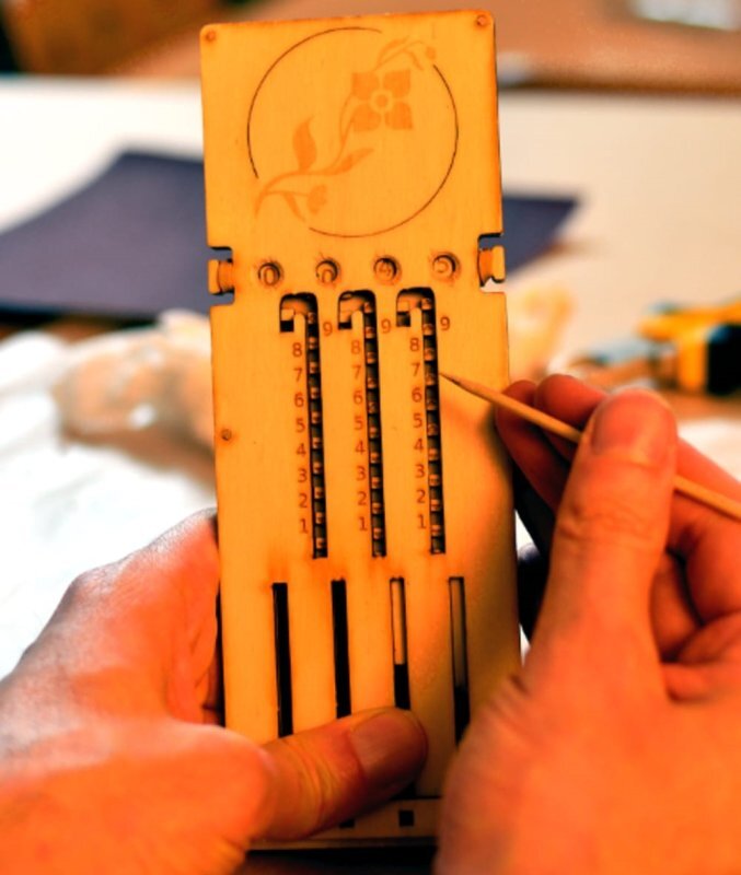 Intra απο ξύλο plywood 3mm-4mm πάχος - Addiator For Point Counting Δίασταση 30x30 cm Intraeaxys-eox89zv1