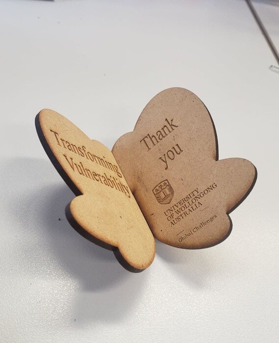 Intra απο ξύλο plywood 3mm-4mm πάχος - Διακόσμηση πεταλούδας Δίασταση 30x30 cm Intraeaxys-eo20n5m7