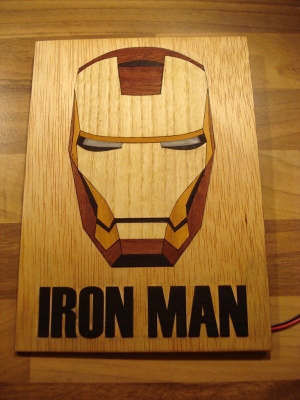 Intra απο ξύλο plywood 3mm-4mm πάχος - Ξύλο καπλαμά Iron Man Δίασταση 30x30 cm Intraeaxys-zo98ype1
