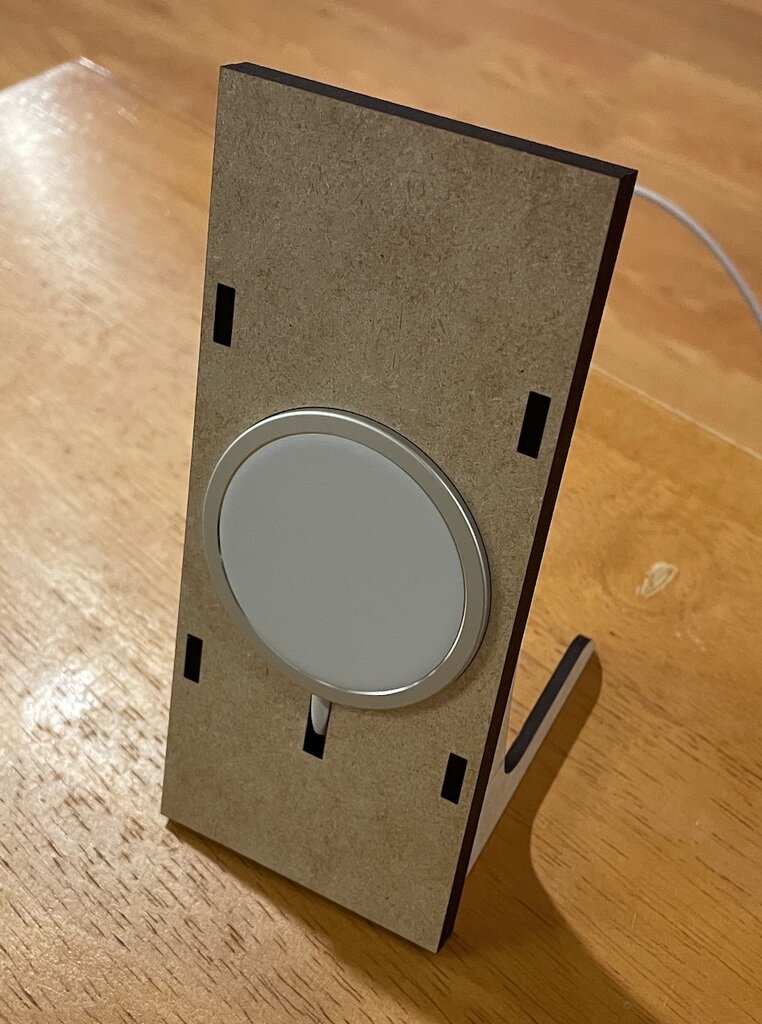 Intra απο ξύλο plywood 3mm-4mm πάχος - iPhone Magsafe Stand Δίασταση 30x30 cm Intraeaxys-pok3ked7