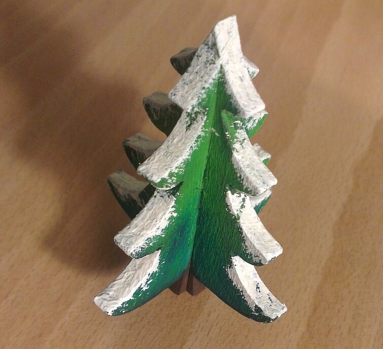 Intra απο ξύλο plywood 3mm-4mm πάχος - Χριστουγεννιάτικο δέντρο 4mm Δίασταση 30x30 cm Intraeaxys-ro6yglq7