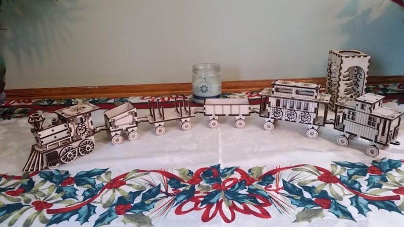 Intra απο ξύλο plywood 3mm-4mm πάχος - Χριστουγεννιάτικο τρένο Δίασταση 30x30 cm Intraeaxys-yonem6yo