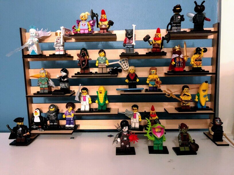 Intra απο ξύλο plywood 3mm-4mm πάχος - Ράφι Lego Display Stand Δίασταση 30x30 cm Intraeaxys-6o3ym3r7