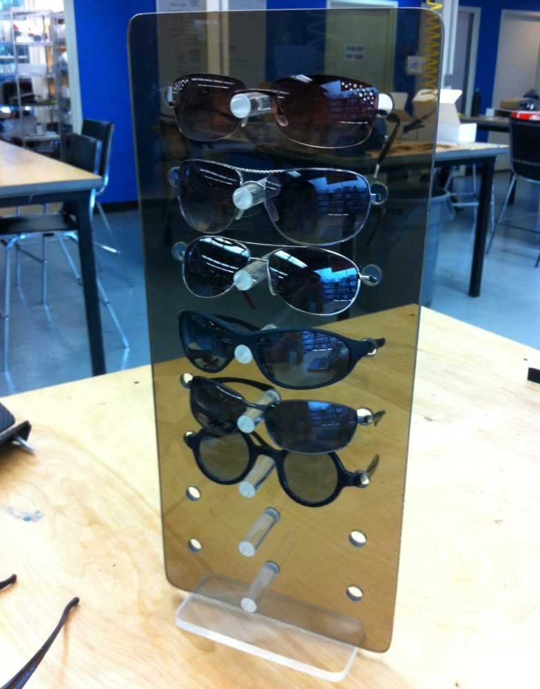 Intra απο ξύλο plywood 3mm-4mm πάχος - Ακρυλικό ράφι για γυαλιά ηλίου Δίασταση 20x20 cm Intraeaxys-eo4qgpd7