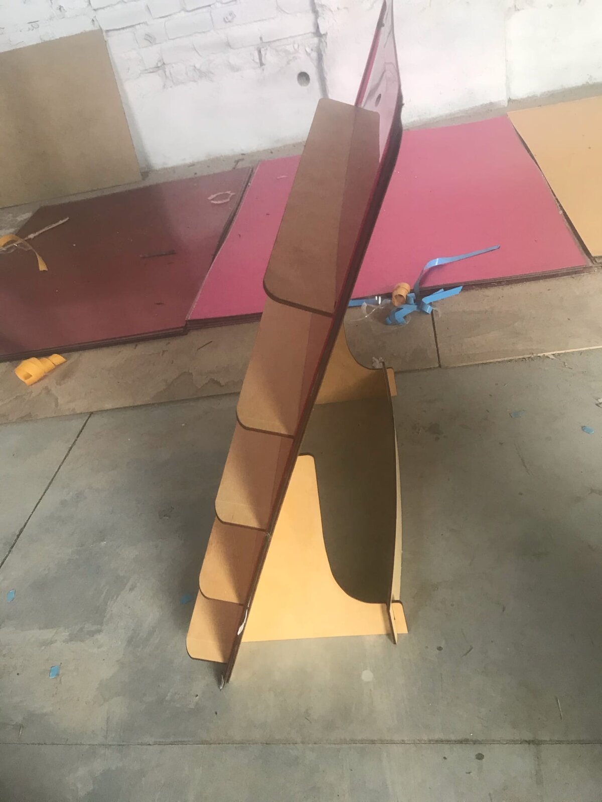 Intra απο ξύλο plywood 3mm-4mm πάχος - Σταντ βιτρίνας Δίασταση 30x30 cm Intraeaxys-67wln931