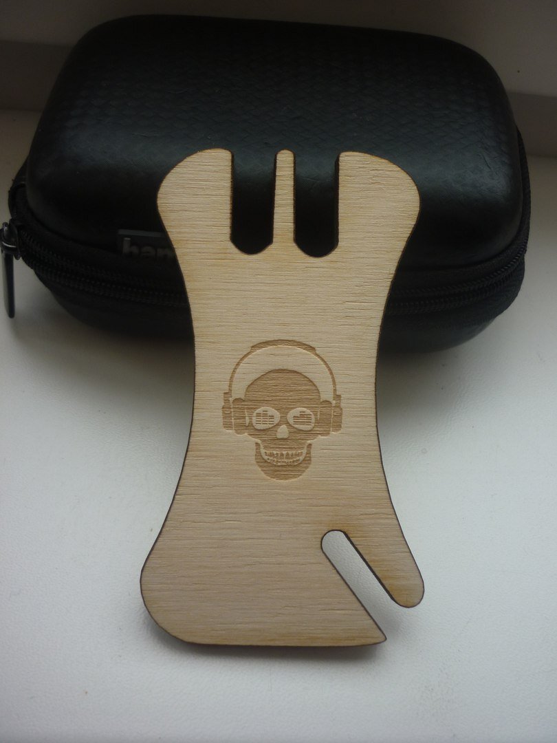 Intra απο ξύλο plywood 3mm-4mm πάχος - Υποδοχή καλωδίου περιέλιξης ακουστικών Δίασταση 30x30 cm Intraeaxys-m1d6vwx7