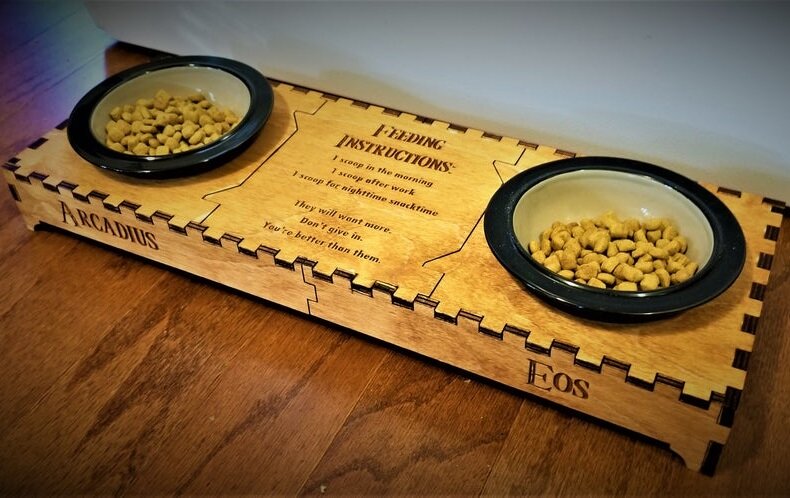 Intra απο ξύλο plywood 3mm-4mm πάχος - Αξεσουάρ για κατοικίδια με βάση για μπολ γάτας Δίασταση 30x30 cm Intraeaxys-r7vmre67