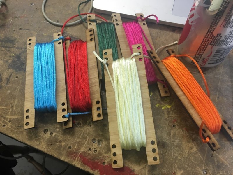 Intra απο ξύλο plywood 3mm-4mm πάχος - Μασούρα νήματος Δίασταση 30x30 cm Intraeaxys-91jkd0go