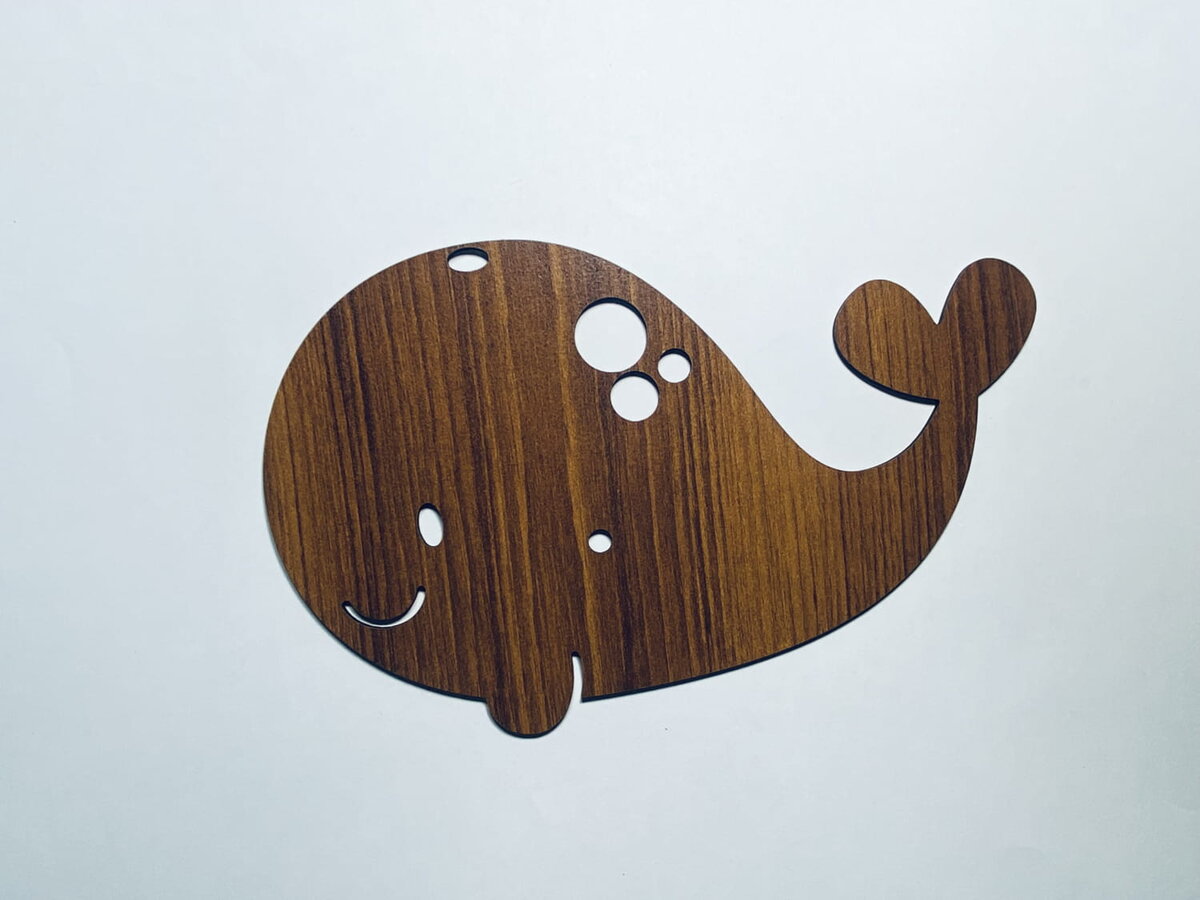 Intra απο ξύλο plywood 3mm-4mm πάχος - Happy Whale Shape Wood Craft Cutout Δίασταση 30x30 cm Intraeaxys-e1gkjqxo