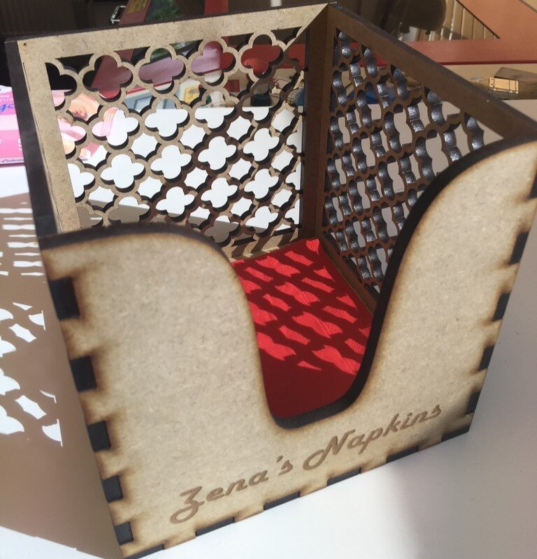 Intra απο ξύλο plywood 3mm-4mm πάχος - Διακοσμητική θήκη για τραπεζοπετσέτες Δίασταση 30x30 cm Intraeaxys-078y0jqo